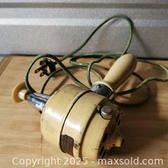 MaxSold Auction: 1950s Gilbert Hand Massager Vibrator UNTESTED - Grimsby (Ontario, Canada) SELLER MANAGED Reseller Online Auction - Mountview Avenue