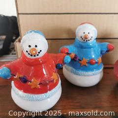 MaxSold Auction: 2 Pairs of Snowmen Salt Pepper Shakers - Grimsby (Ontario, Canada) SELLER MANAGED Reseller Online Auction - Mountview Avenue