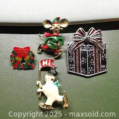MaxSold Auction: 4 Christmas Brooches Pins Snowman wreath, christmas mouse - Grimsby (Ontario, Canada) SELLER MANAGED Reseller Online Auction - Mountview Avenue