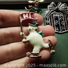 MaxSold Auction: 4 Christmas Brooches Pins Snowman wreath, christmas mouse - Grimsby (Ontario, Canada) SELLER MANAGED Reseller Online Auction - Mountview Avenue