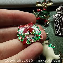 MaxSold Auction: 4 Christmas Brooches Pins Snowman wreath, christmas mouse - Grimsby (Ontario, Canada) SELLER MANAGED Reseller Online Auction - Mountview Avenue
