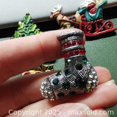 MaxSold Auction: 4 Christmas Brooches Pins Tree Candy Cane - Grimsby (Ontario, Canada) SELLER MANAGED Reseller Online Auction - Mountview Avenue