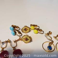 MaxSold Auction: 4 Sets of Retro Earrings Clipons/Screwback - Grimsby (Ontario, Canada) SELLER MANAGED Reseller Online Auction - Mountview Avenue