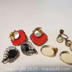 MaxSold Auction: 4 Sets of Retro Earrings Clipons/Screwbacks - Grimsby (Ontario, Canada) SELLER MANAGED Reseller Online Auction - Mountview Avenue