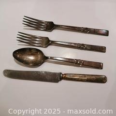 MaxSold Auction: 4 Silverplate cutlery - Grimsby (Ontario, Canada) SELLER MANAGED Reseller Online Auction - Mountview Avenue