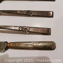 MaxSold Auction: 4 Silverplate cutlery - Grimsby (Ontario, Canada) SELLER MANAGED Reseller Online Auction - Mountview Avenue