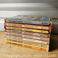 MaxSold Auction: 8 Vintage Hardy Boys Paperbacks Mysteries  - Grimsby (Ontario, Canada) SELLER MANAGED Reseller Online Auction - Mountview Avenue