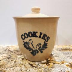 MaxSold Auction: Ceramic Cookie Jar Pfaltzgraff Folk Art - Grimsby (Ontario, Canada) SELLER MANAGED Reseller Online Auction - Mountview Avenue
