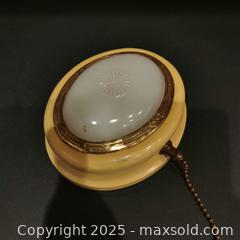 MaxSold Auction: Eveready Wall Sconce Pull Cord Vintage UNTESTED - Grimsby (Ontario, Canada) SELLER MANAGED Reseller Online Auction - Mountview Avenue