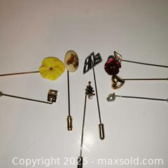 MaxSold Auction: Mixed Lot of Retro Stick Pins - Grimsby (Ontario, Canada) SELLER MANAGED Reseller Online Auction - Mountview Avenue