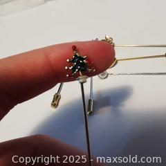 MaxSold Auction: Mixed Lot of Retro Stick Pins - Grimsby (Ontario, Canada) SELLER MANAGED Reseller Online Auction - Mountview Avenue