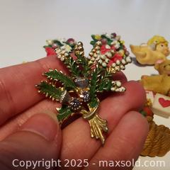 MaxSold Auction: Mixed Lot of Retro/Vintage Brooches - Grimsby (Ontario, Canada) SELLER MANAGED Reseller Online Auction - Mountview Avenue