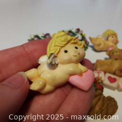 MaxSold Auction: Mixed Lot of Retro/Vintage Brooches - Grimsby (Ontario, Canada) SELLER MANAGED Reseller Online Auction - Mountview Avenue