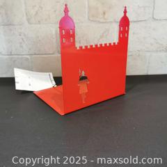 MaxSold Auction: Tower of London Bookstop Metal - Grimsby (Ontario, Canada) SELLER MANAGED Reseller Online Auction - Mountview Avenue