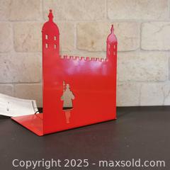 MaxSold Auction: Tower of London Bookstop Metal - Grimsby (Ontario, Canada) SELLER MANAGED Reseller Online Auction - Mountview Avenue