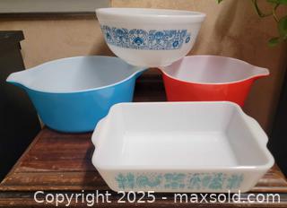 MaxSold Auction: Vintage Pyrex Bowls (4) Amish Butterprint, Horizon Blue, Primary Colors  - South Heidelberg Township (Pennsylvania, USA) SELLER MANAGED Downsizing Online Auction - North Galen Hall Road