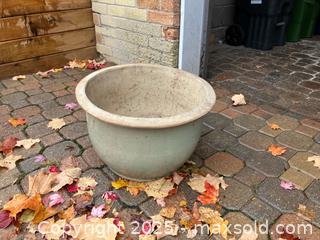 MaxSold Auction: Fabulous very large celadon glazed planter and deep blue glaze rectangular planter - Toronto (Ontario, Canada) SELLER MANAGED Downsizing Online Auction -  Ridelle Avenue