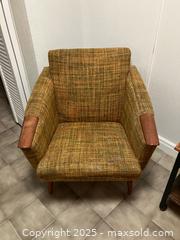 MaxSold Auction: Mid-century arm chair - Toronto (Ontario, Canada) SELLER MANAGED Downsizing Online Auction -  Ridelle Avenue