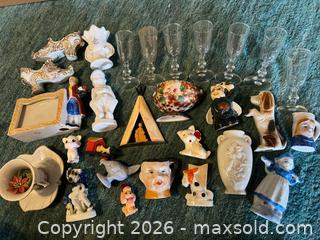 MaxSold Auction: Ceramic Japanese Figurines and Bud Vases  - Stoughton (Massachusetts, USA) SELLER MANAGED Downsizing Online Auction - West Street