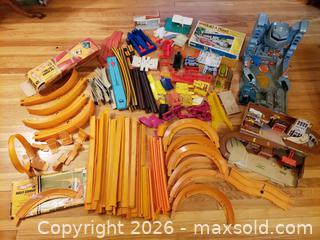 MaxSold Auction: Vintage Hot Wheels & Matchbox Toy Car Playsets & Accessories  - Stoughton (Massachusetts, USA) SELLER MANAGED Downsizing Online Auction - West Street