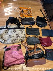MaxSold Auction: Vintage Purse, Handbag, Shoulder Bag Lot  - Stoughton (Massachusetts, USA) SELLER MANAGED Downsizing Online Auction - West Street