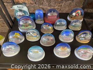 MaxSold Auction: Vintage Snowglobes - Stoughton (Massachusetts, USA) SELLER MANAGED Downsizing Online Auction - West Street