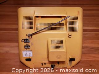 MaxSold Auction: Vintage TV Set by GE - Stoughton (Massachusetts, USA) SELLER MANAGED Downsizing Online Auction - West Street