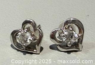 MaxSold Auction: 14K White Gold Diamond Earring - Marked  - Toronto (Ontario, Canada) PARTNER MANAGED Reseller Online Auction - Queen Street West.