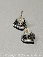 MaxSold Auction: 14K White Gold Diamond Earring - Marked  - Toronto (Ontario, Canada) PARTNER MANAGED Reseller Online Auction - Queen Street West.