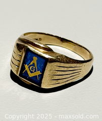 MaxSold Auction: Vintage 10K Yellow Gold Masonic Ring - Marked  - Toronto (Ontario, Canada) PARTNER MANAGED Reseller Online Auction - Queen Street West.