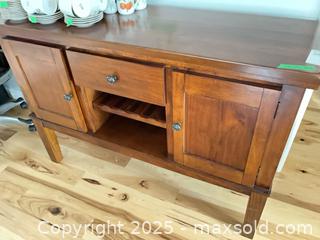 MaxSold Auction: Server - Prince Edward (Ontario, Canada) PARTNER MANAGED Downsizing Online Auction - Conger Drive