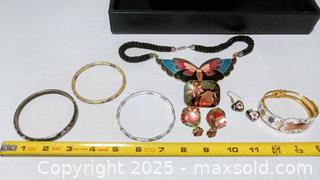 MaxSold Auction: CLOISONNE JEWELRY  - Lakeland (Florida, USA) SELLER MANAGED Reseller Online Auction - Dove Meadow Trail