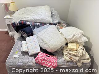 MaxSold Auction: Comforter Set with Sheets, Pillowcases, Pillows &#38; Fabric Basket - Mississauga (Ontario, Canada) Estate Sale Online Auction - Captain Court