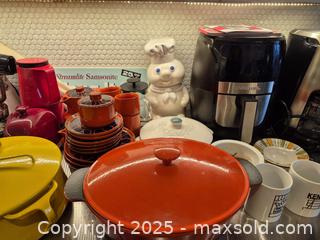 MaxSold Auction: Large Lot of Miscellaneous Kitchen Items - Toronto (Ontario, Canada) SELLER MANAGED Moving Online Auction - Dovercourt Road (CONDO)