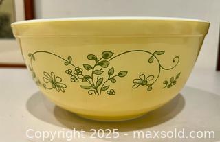 MaxSold Auction: Vintage Pyrex Yellow Green Shenandoah Mixing Bowl - Toronto (Ontario, Canada) PARTNER MANAGED Downsizing Online Auction - Scarborough Road