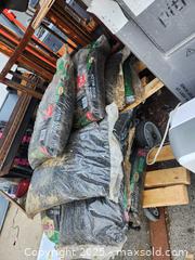 MaxSold Auction: Black wood mulch - Upper Moreland Township (Pennsylvania, USA) SELLER MANAGED Charity/Fundraising Online Auction - Davisville Road