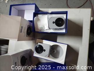 MaxSold Auction: Blue by adt wireless outdoor cameras - Upper Moreland Township (Pennsylvania, USA) SELLER MANAGED Charity/Fundraising Online Auction - Davisville Road
