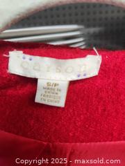 MaxSold Auction: Carson frilled collar coat - Upper Moreland Township (Pennsylvania, USA) SELLER MANAGED Charity/Fundraising Online Auction - Davisville Road