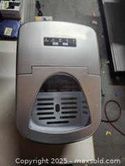 MaxSold Auction: Cooks essentials ice maker - Upper Moreland Township (Pennsylvania, USA) SELLER MANAGED Charity/Fundraising Online Auction - Davisville Road