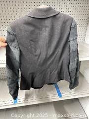 MaxSold Auction: Insight women’s jacket - Upper Moreland Township (Pennsylvania, USA) SELLER MANAGED Charity/Fundraising Online Auction - Davisville Road