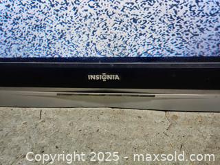 MaxSold Auction: Insignia 28in tv - Upper Moreland Township (Pennsylvania, USA) SELLER MANAGED Charity/Fundraising Online Auction - Davisville Road