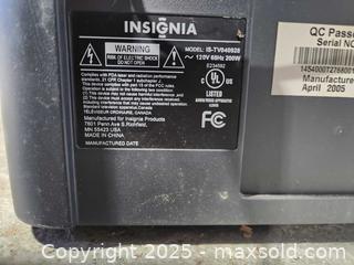 MaxSold Auction: Insignia 28in tv - Upper Moreland Township (Pennsylvania, USA) SELLER MANAGED Charity/Fundraising Online Auction - Davisville Road