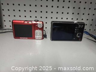 MaxSold Auction: Pair of digital camera - Upper Moreland Township (Pennsylvania, USA) SELLER MANAGED Charity/Fundraising Online Auction - Davisville Road