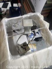 MaxSold Auction: Pair of lamps - Upper Moreland Township (Pennsylvania, USA) SELLER MANAGED Charity/Fundraising Online Auction - Davisville Road