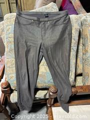 MaxSold Auction: Pants and leggings by HUE - Upper Moreland Township (Pennsylvania, USA) SELLER MANAGED Charity/Fundraising Online Auction - Davisville Road