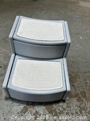 MaxSold Auction: Pet gear steps - Upper Moreland Township (Pennsylvania, USA) SELLER MANAGED Charity/Fundraising Online Auction - Davisville Road