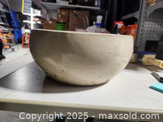 MaxSold Auction: Planter/flower pot - Upper Moreland Township (Pennsylvania, USA) SELLER MANAGED Charity/Fundraising Online Auction - Davisville Road