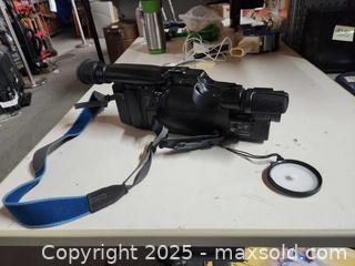 MaxSold Auction: Sony Handycam camcorder - Upper Moreland Township (Pennsylvania, USA) SELLER MANAGED Charity/Fundraising Online Auction - Davisville Road