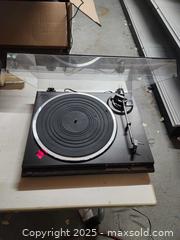 MaxSold Auction: Technics automatic turntable - Upper Moreland Township (Pennsylvania, USA) SELLER MANAGED Charity/Fundraising Online Auction - Davisville Road