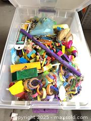 MaxSold Auction: tote full of bird toys - Upper Moreland Township (Pennsylvania, USA) SELLER MANAGED Charity/Fundraising Online Auction - Davisville Road